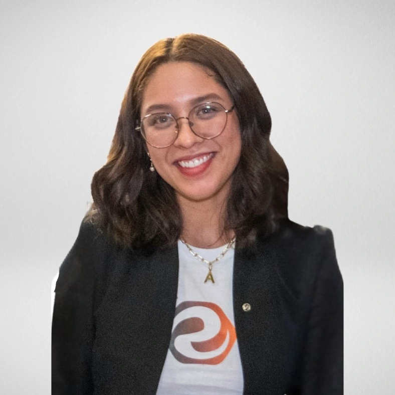 Trayce López